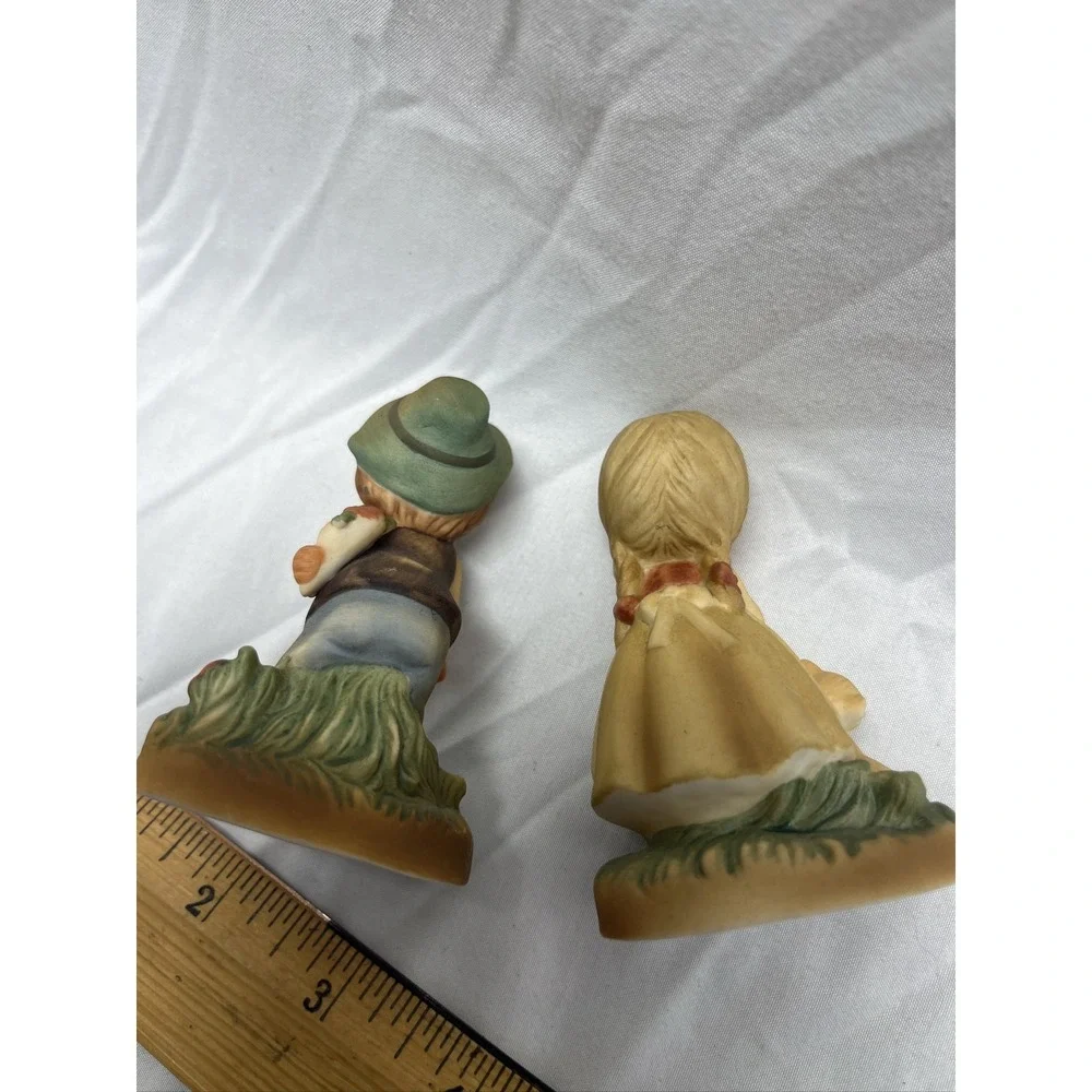 Napco Boy Girl with Kitten Figurines Porcelain Bisque Set of‎ 2
